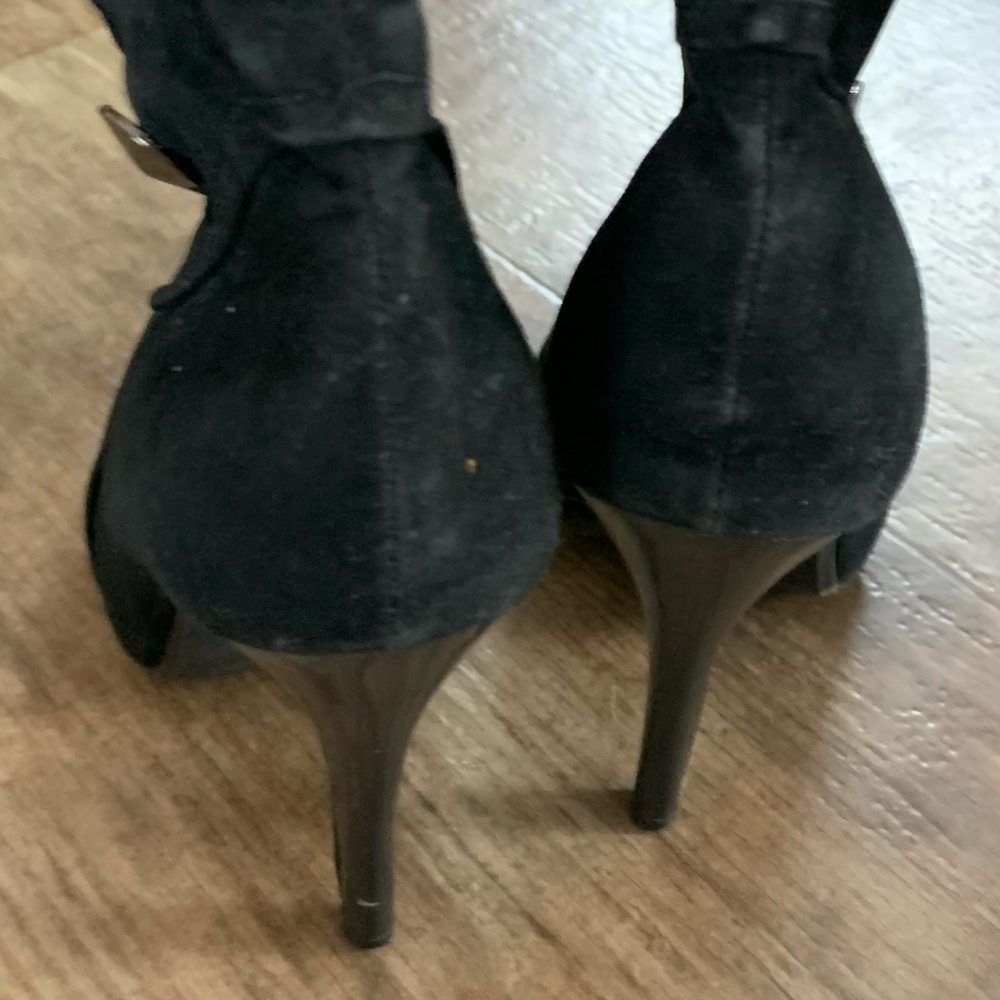 Frederick’s of Hollwood thigh high suede like heeled boots - Picture 5 of 10